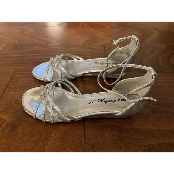 Easy Street Tarrah Crossover Wedge Sandals Silver Glitter 6 M NEW - Picture 2 of 6